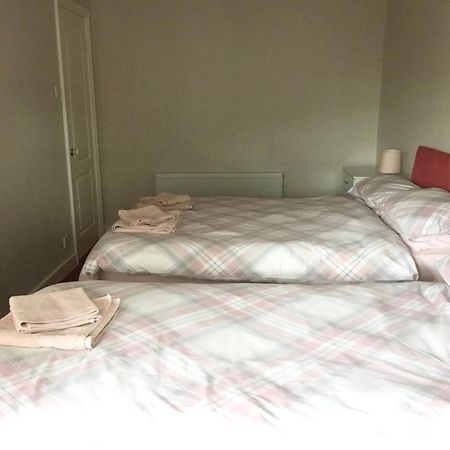 Large 4 Bedroom Home In Boston Spa Village In-Between York, Harrogate And Leeds, Sleeps 9 מראה חיצוני תמונה