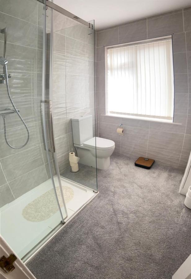 Large 4 Bedroom Home In Boston Spa Village In-Between York, Harrogate And Leeds, Sleeps 9 מראה חיצוני תמונה