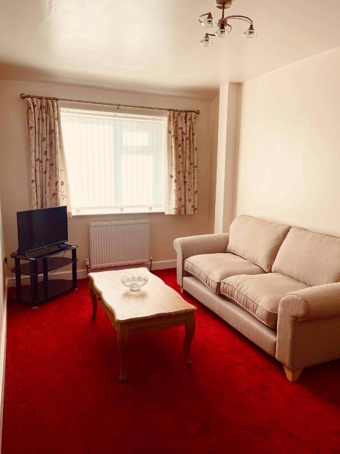 Large 4 Bedroom Home In Boston Spa Village In-Between York, Harrogate And Leeds, Sleeps 9 מראה חיצוני תמונה